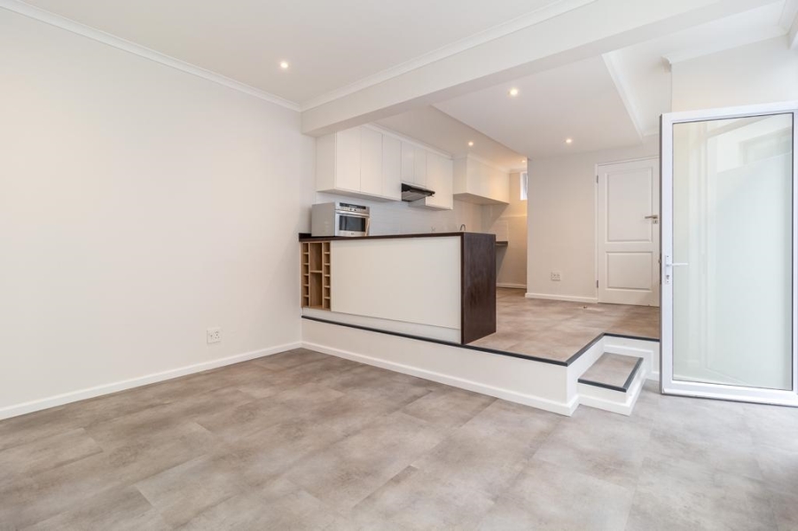 To Let 1 Bedroom Property for Rent in Fresnaye Western Cape